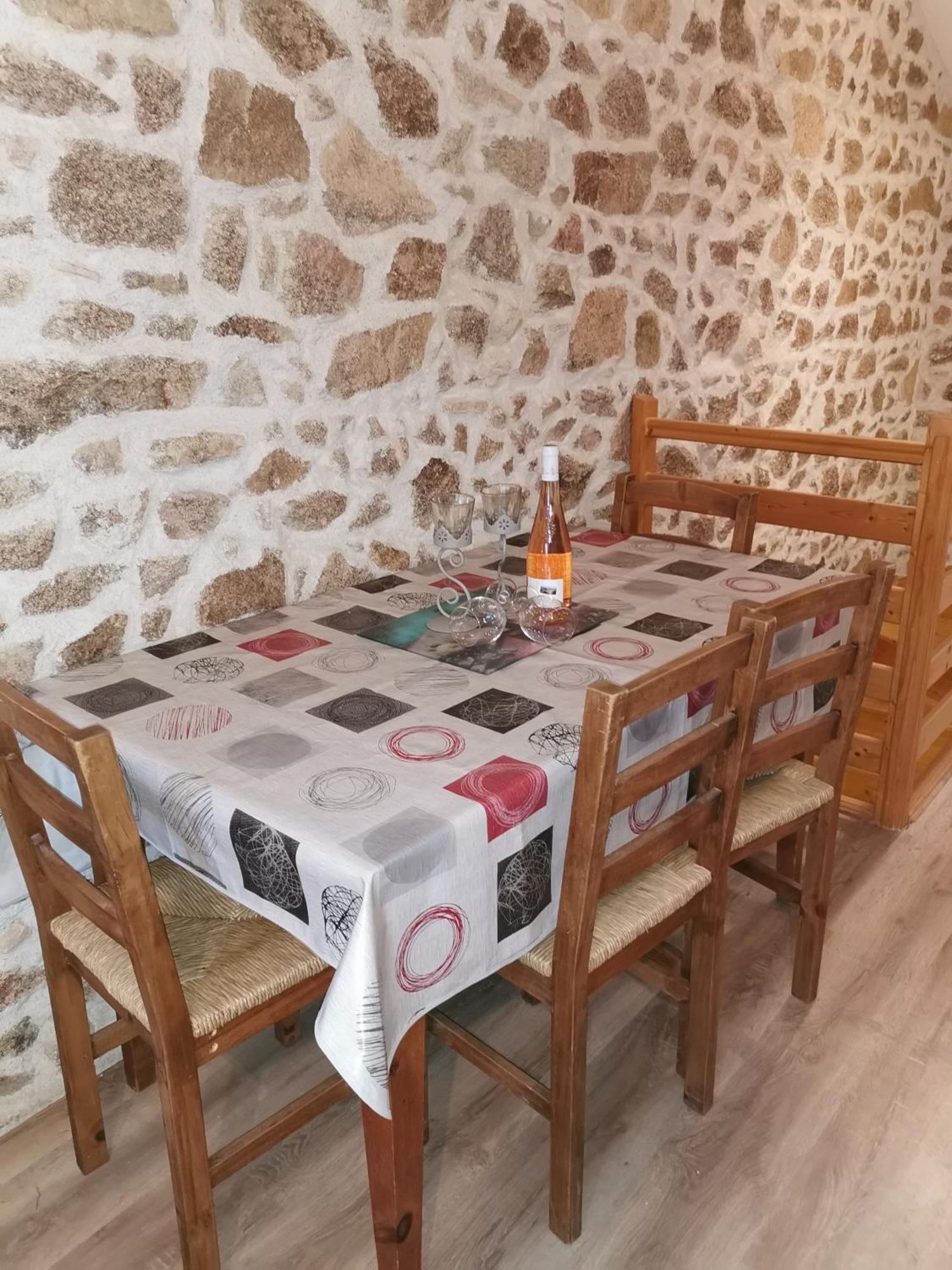 Tranquille Vienne Gites A Chirac Dept Charente 外观 照片