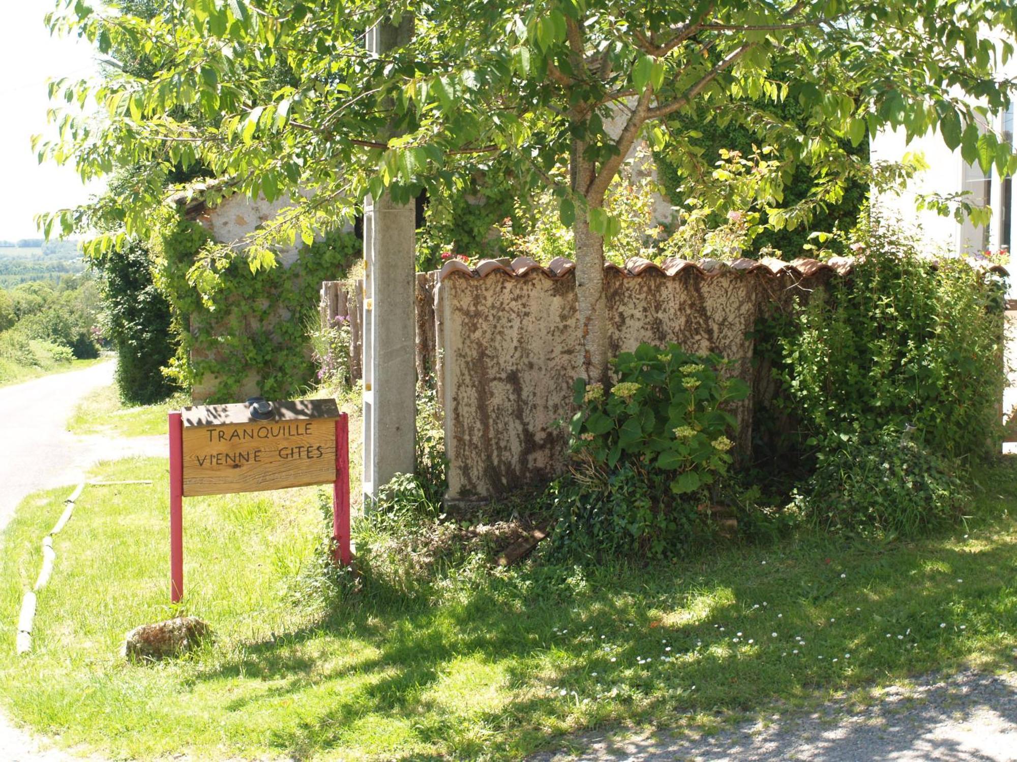 Tranquille Vienne Gites A Chirac Dept Charente 外观 照片