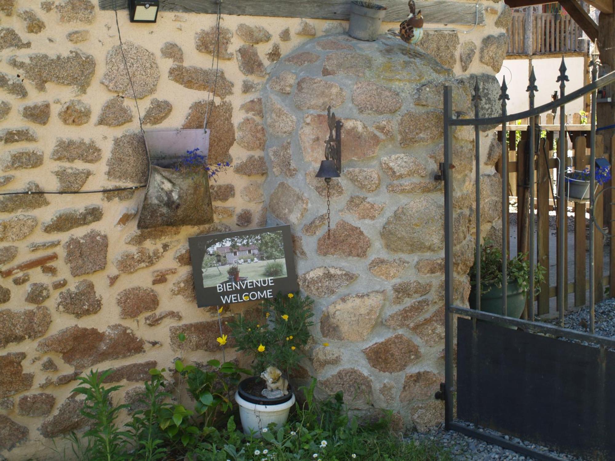 Tranquille Vienne Gites A Chirac Dept Charente 外观 照片
