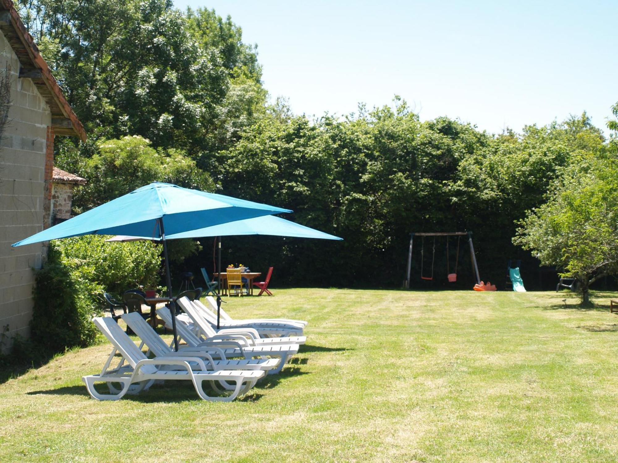 Tranquille Vienne Gites A Chirac Dept Charente 外观 照片