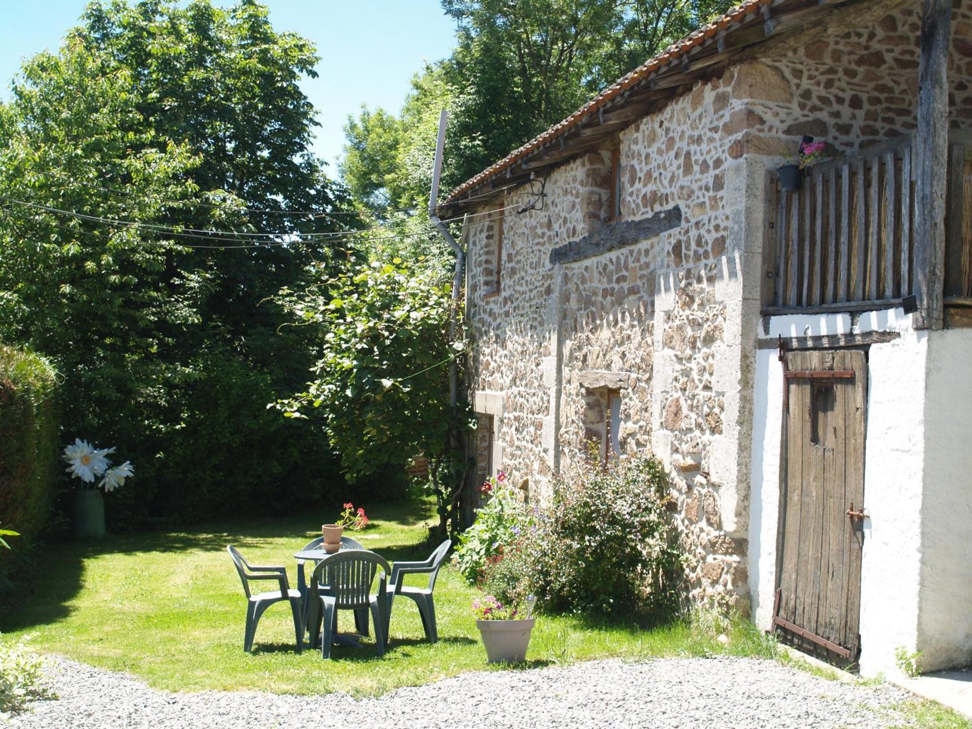 Tranquille Vienne Gites A Chirac Dept Charente 外观 照片